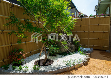 Beautiful Japanese garden exterior 90348031