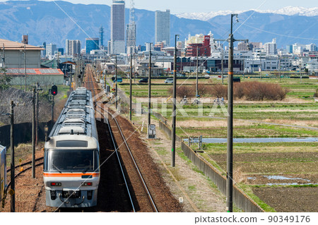 [Takayama Line] Hida that passes through Nagamori Station 90349176