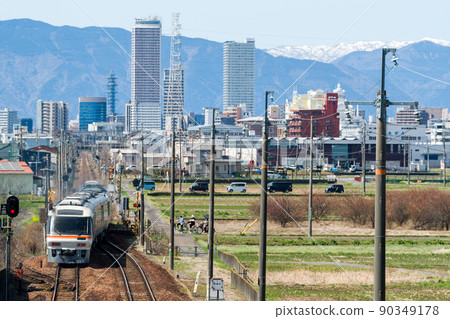 [Takayama Line] Hida that passes through Nagamori Station 90349178