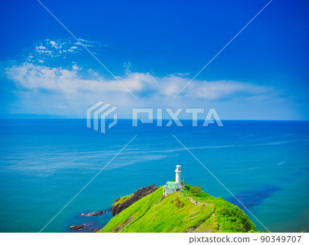 初夏的新潟市角田岬燈塔 初夏的新潟市角田岬燈塔 90349707