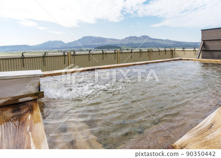 露天浴池溫泉形象檜浴溫泉情感源泉流淌形像素材 露天浴池溫泉形象檜浴溫泉情感源泉流淌形像素材 90350442