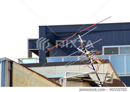 Fallen TV antenna on the roof 90350783