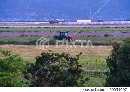 卡車司機和農業用地(農業照片資料)是長崎縣諫早開墾 卡車司機和農業用地(農業照片資料)是長崎縣諫早開墾 90351007