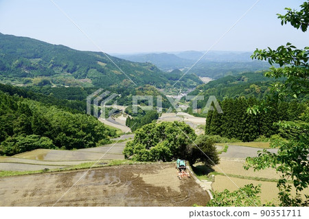 Warano的梯田（佐賀縣太平展望台遠眺） 90351711