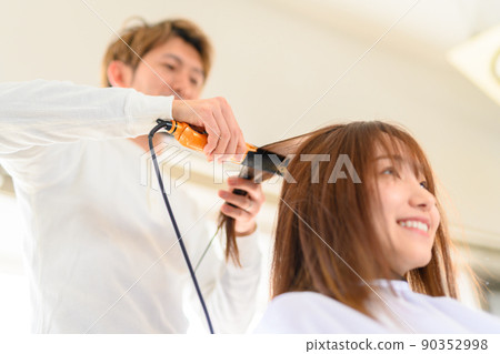 美髮沙龍 90352998