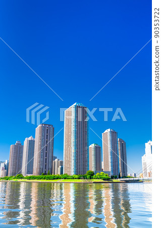 東京隅田川沿岸的高層公寓 90353722