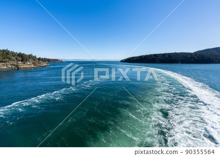 Ferry sailing on the ocean, Southern Gulf Islands, Strait of Georgia. 90355564