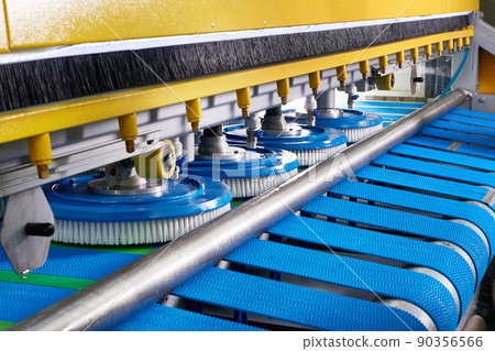 Automatic industrial line for washing and cleaning carpets 90356566