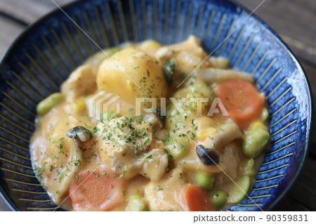 Tomato cream stew with plenty of vegetables and chicken Tomato cream stew with plenty of vegetables and chicken 90359831