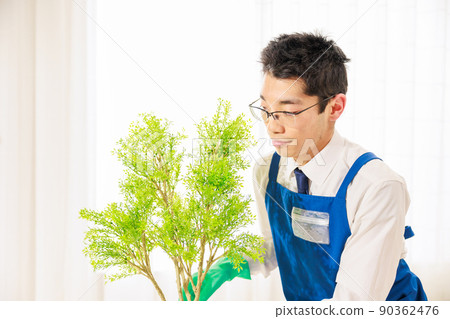 照顧花盆的男人 照顧花盆的男人 90362476