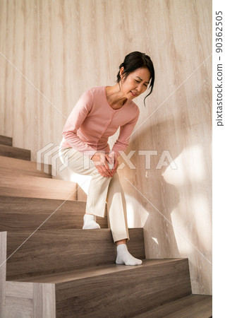 stairway, knee, knees 90362505
