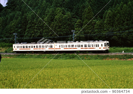 1998 兩列119系普通列車在飯田線上運行 90364734