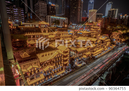 重慶夜景，中國洪崖洞 90364755