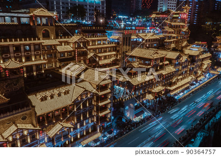 重慶夜景，中國洪崖洞 90364757