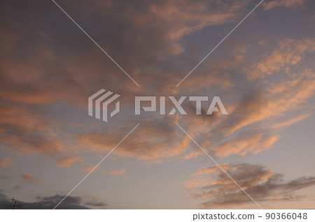 具有美麗漸變的夜景 90366048