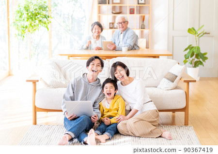 三代家庭 90367419