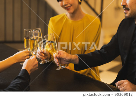 Drinking party toast 90369012