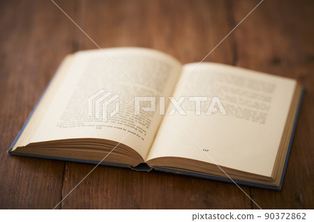 Reading image Foreign books Reading image Foreign books 90372862