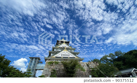 陽光明媚的大阪城 90375512