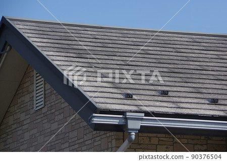 Deterioration of slate roof Deteriorating slate roof 90376504