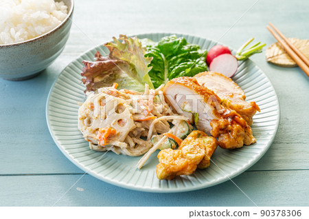 Rice and chicken side dish 90378306