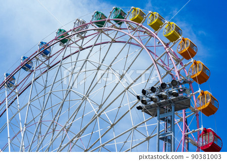 Ferris wheel  90381003