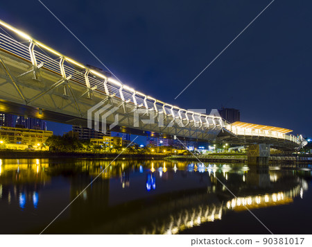 台灣高雄 愛河之心夜景 / 台灣高雄 90381017