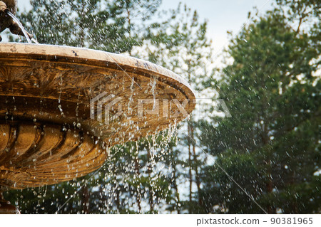 fountain in the park 90381965