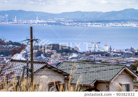 Scenery from Beppu City overlooking Beppu Bay and Oita City Scenery from Beppu City overlooking Beppu Bay and Oita City 90382832
