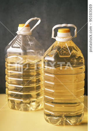 yellow sunflower oil bottle on table yellow sunflower oil bottle on table 90383089