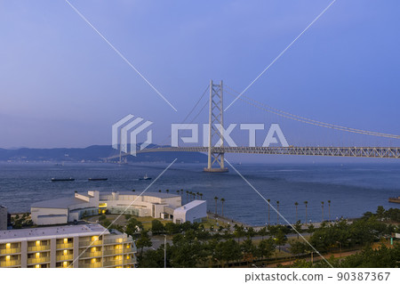 Akashi Kaikyo Bridge, Japan at dawn 90387367