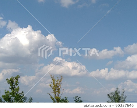 Blue sky 90387646