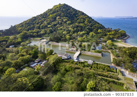 萩城遺址和雫山的無人機鳥瞰圖 萩城遺址和雫山的無人機鳥瞰圖 90387833