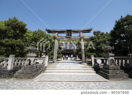 Exterior view of Shoin Shrine in Hagi City, Yamaguchi Prefecture Exterior view of Shoin Shrine in Hagi City, Yamaguchi Prefecture 90387898