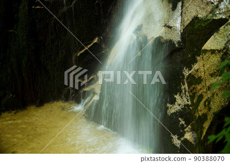 優雅美麗的十郎瀑布 90388070