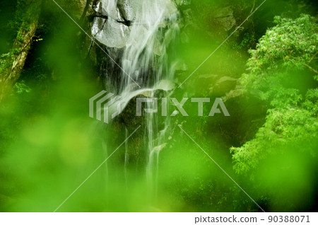 優雅美麗的十郎瀑布 90388071