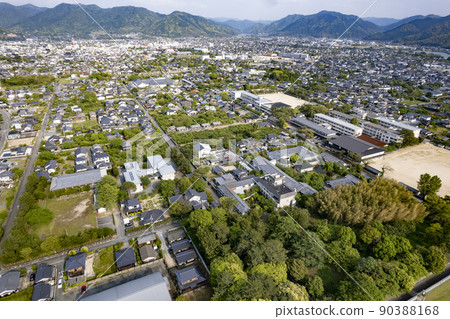 萩市武士住宅的無人機鳥瞰圖 90388168