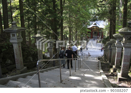 Mitsumine Shrine: Zuijinmon (Chichibu City, Saitama Prefecture) Mitsumine Shrine: Zuijinmon (Chichibu City, Saitama Prefecture) 90388207