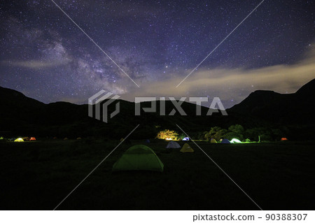 《Kokonoe Mountain Range, Oita Prefecture》 Summer Milky Way from Bogatsuru Campsite 《Kokonoe Mountain Range, Oita Prefecture》 Summer Milky Way from Bogatsuru Campsite 90388307