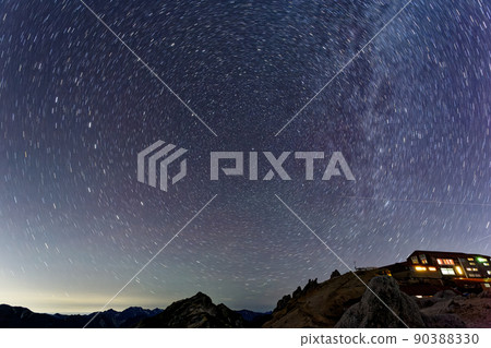 圓山莊和北阿爾卑斯山、椿山和北方的星空 90388330