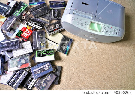 收音機盒式磁帶播放器和大量盒式磁帶 90390262