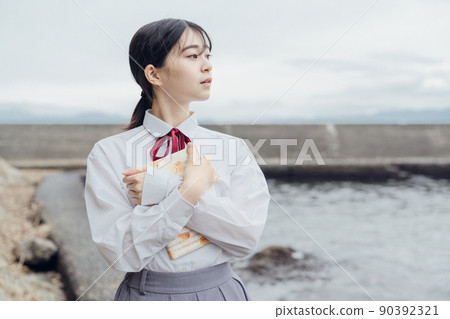 女生讀書 90392321