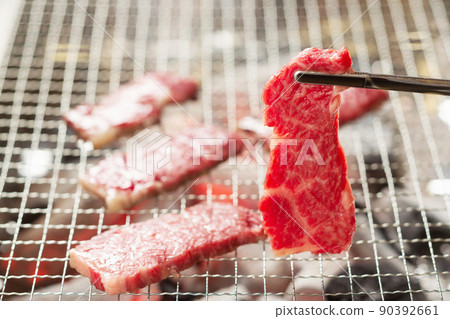BBQ grilled meat charcoal grilled lifted grilled meat BBQ 90392661