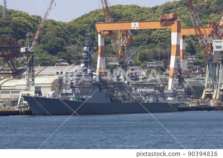造船廠碼頭和護航 90394816