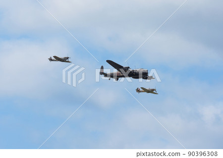 皇家空軍蘭開斯特轟炸機和護航戰鬥機 皇家空軍蘭開斯特轟炸機和護航戰鬥機 90396308