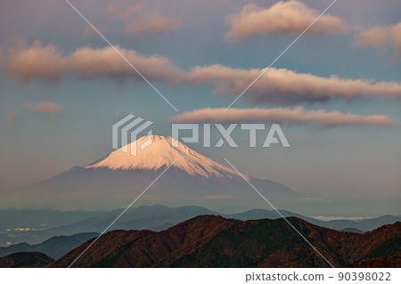 從Sanno塔看到的Tanzawa前山脊·Morning Mount Fuji 90398022