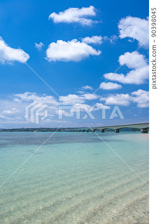 好天氣古宇利橋,古宇利島早晨,沖繩度假村 好天氣古宇利橋,古宇利島早晨,沖繩度假村 90398045