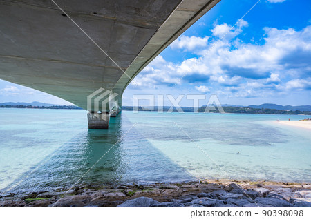 好天氣古宇利橋,古宇利島早晨,沖繩度假村 好天氣古宇利橋,古宇利島早晨,沖繩度假村 90398098