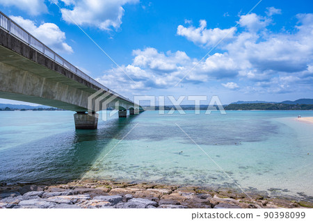 好天氣古宇利橋,古宇利島早晨,沖繩度假村 好天氣古宇利橋,古宇利島早晨,沖繩度假村 90398099
