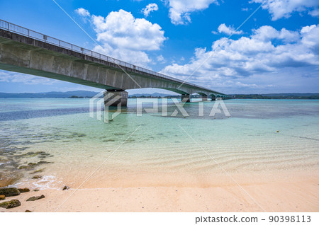 Fine weather Kouri Bridge, Kouri Island morning, Okinawa resort 90398113